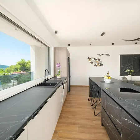 בית נופש Suncica By Interhome ז'אבוריץ'